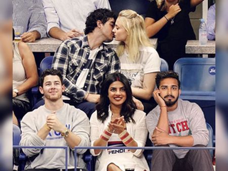 When He Photo Bombarded Maddy!