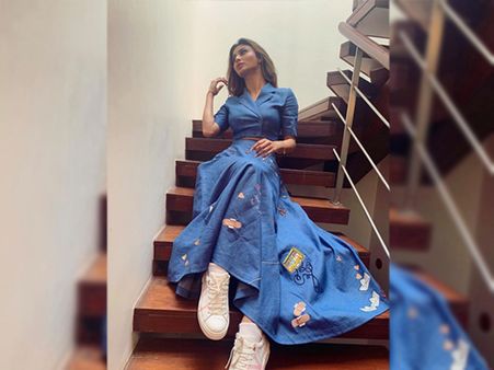 Mouni Roy’s Royal Blue Crop Shirt And Skirt Mouni Roy’s Royal Blue Crop Shirt And Skirt