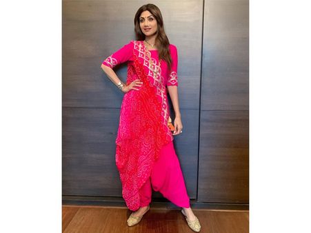 Shilpa Shetty’s Fuschia Pink Suit Shilpa Shetty’s Fuschia Pink Suit