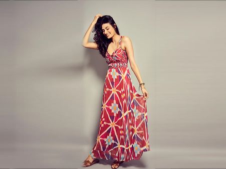 Athiya Shetty’s Empire-Waist Red Maxi 