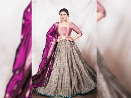 Raveena Tandon’s Pink-Grey Shushtari Lehenga Raveena Tandon’s Pink-Grey Shushtari Lehenga