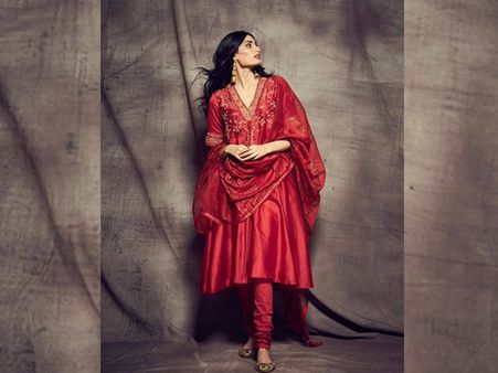 Athiya Shetty’s Red Chanderi Suit Athiya Shetty’s Red Chanderi Suit