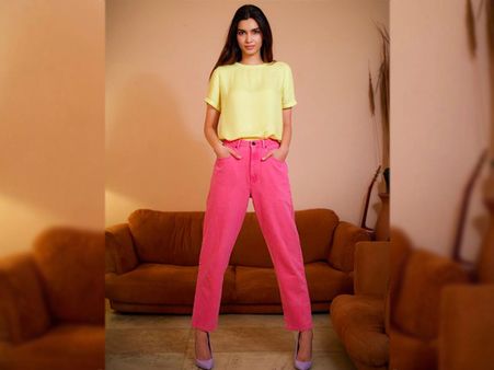 Diana Penty In A Yellow Tee And Pink Pants