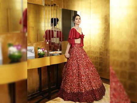 4. Warina Hussain In Neeta Lulla