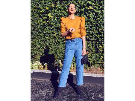 Sonam Kapoor Ahuja In A Sweater And Denims Sonam Kapoor Ahuja In A Sweater And Denims