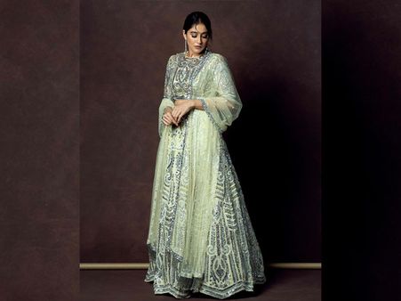 Regina Cassandra In A Crafted Regal Lehenga
