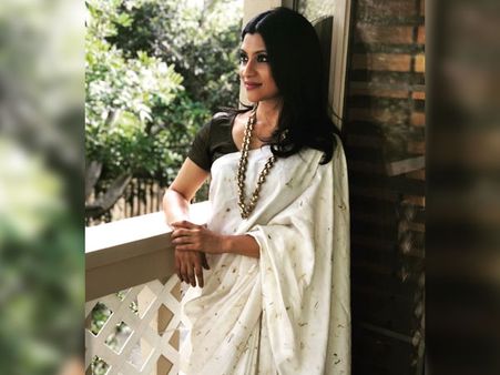 Konkona Sen Sharma In An Ivory Printed Sari