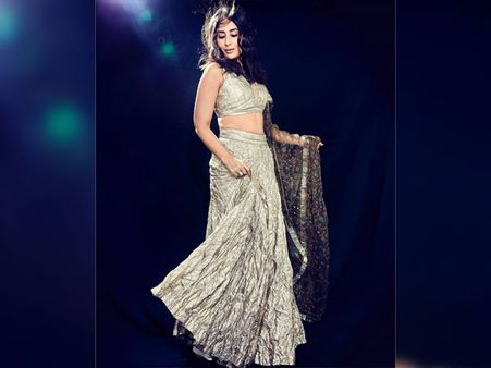 Kareena Kapoor Khan In A Silver Lehenga