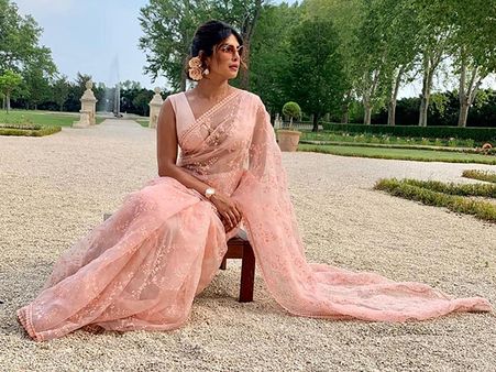 Priyanka Chopra Jonas In A Light Floral Sari Priyanka Chopra Jonas In A Light Floral Sari