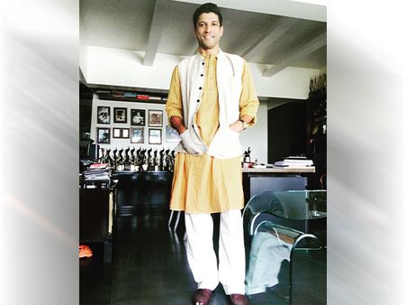 Farhan Akhtar's Soothing And Casual Attire