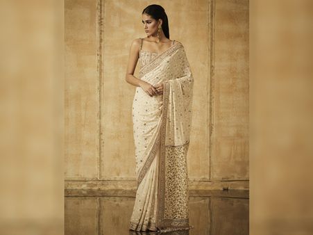 Tarun Tahiliani’s Chikankari Sari