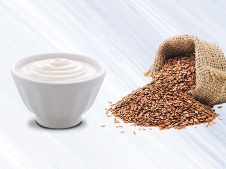 Flaxseed with yoghurt