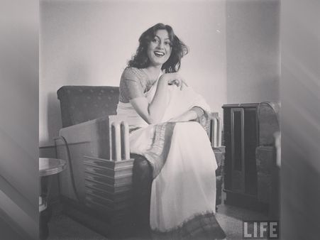 Madhubala In Ivory Sari With Broad Border