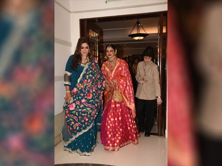 Rekha In A Dual-Toned Silk Lehenga