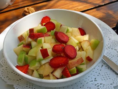 2. Apple And Berries Salad