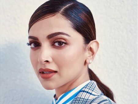 28. Sleek low ponytail 28. Sleek low ponytail