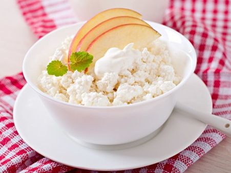 1. Cheese And Apple Slices