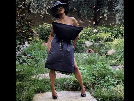 Halle Berry In A Midnight Blue Pillow Dress