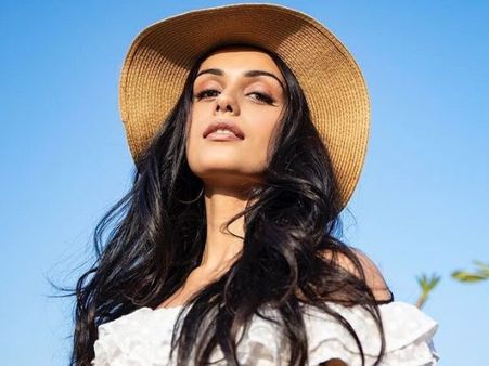 Barely-There Eyeshadow