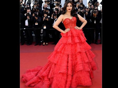 Cannes 2017: The Flaming Red Ralph & Russo Gown
