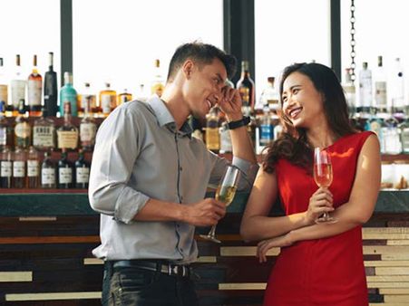 2. They Lean In When Having A Conversation