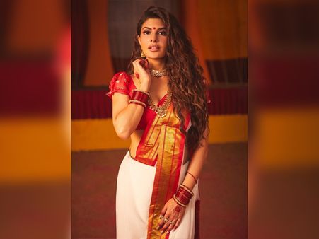 Jacqueline Fernandez In A Traditional Saree