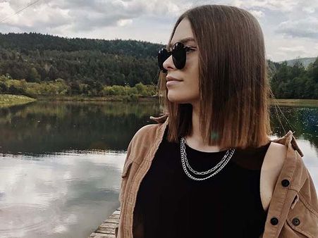 1. Poker Straight Bob