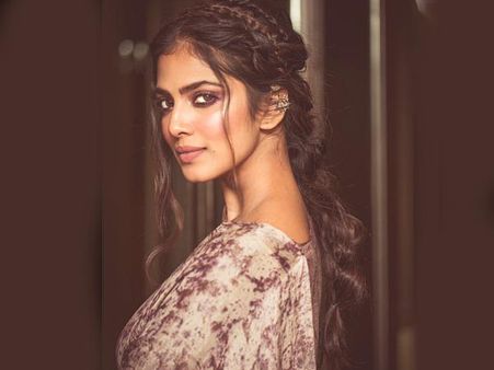 3. Braided Crown of Malavika Mohanan 3. Braided Crown of Malavika Mohanan
