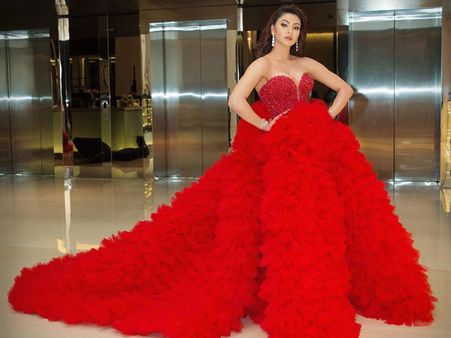 Urvashi Rautela In A Dramatic Feather Gown