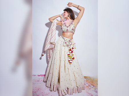 Jacqueline Fernandez In A White Printed Lehenga