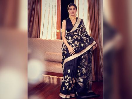 Jacqueline Fernandez In A Black Printed Saree