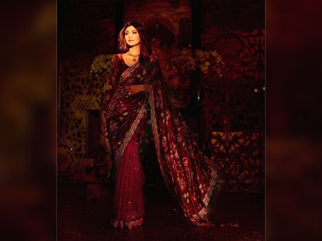 Shilpa Shetty Kundra In A Dual-Toned Printed Saree