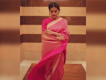 Taapsee Pannu In A Printed Pink Saree
