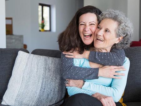 4. Give Her A Soothing Head Massage