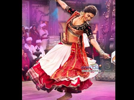 Goliyon Ki Rasleela Ram-Leela (2013)