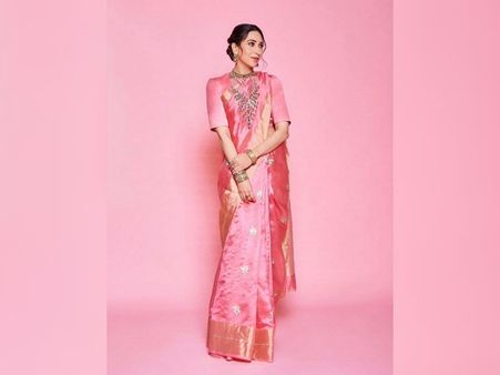 Karisma Kapoor In A Pink Saree