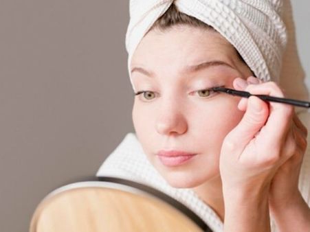 Opt For Eyeliner Looks