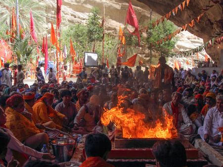 5. Perform Yagyas And Hawans