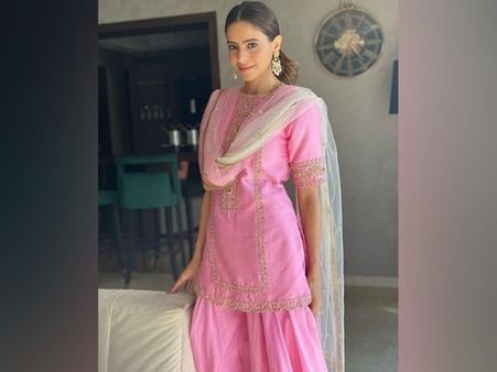 Aamna Sharif In A Pink Sharara Suit