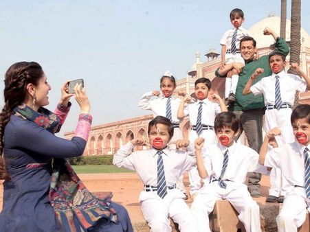 Kareena Kapoor In A Blue Suit Kareena Kapoor In A Blue Suit
