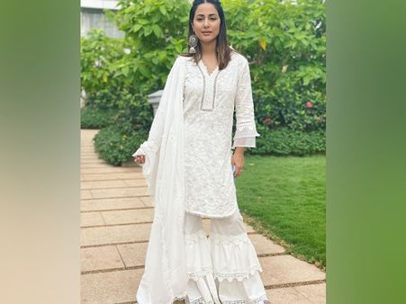 Hina Khan’s White Chikankari Kurti