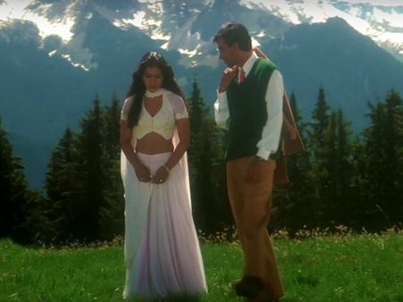 Kajol And Ajay Devgn In Ajnabi Mujhko Itna Bata