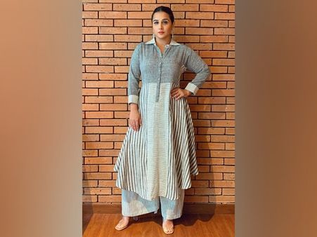 Vidya Balan In A Grey Kurta And Pants