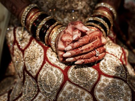 6. You Are Supposed To Unpack Amidst The Guests