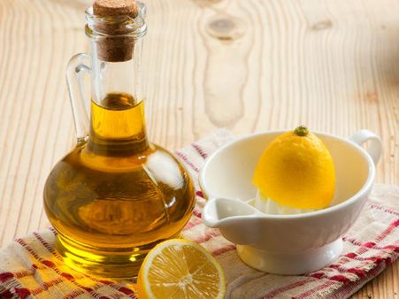 2. Ginger Juice, Olive Oil And Lemon Juice