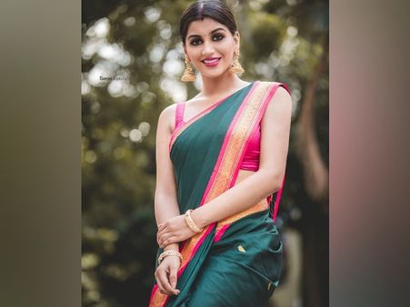 Yashika Aannand In A Green Saree Yashika Aannand In A Green Saree