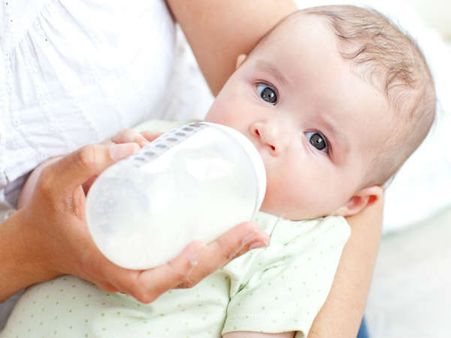 How To Introduce Cow's Milk To Your Infant?