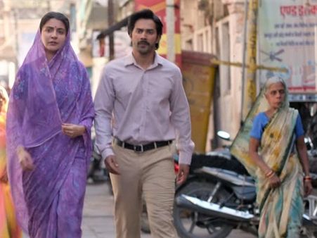 Anushka Sharma In A Purple Saree