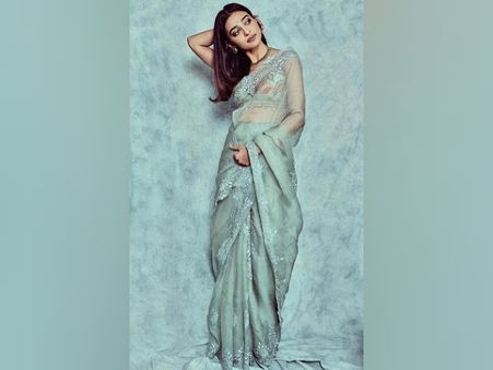 Radhika Apte In A Green Saree Radhika Apte In A Green Saree