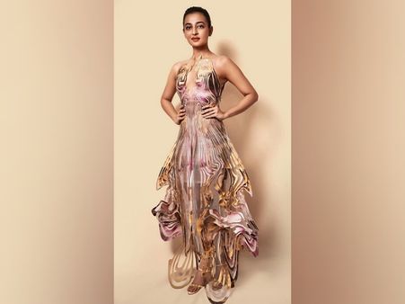 Radhika Apte In A Golden Sculptural Dress Radhika Apte In A Golden Sculptural Dress